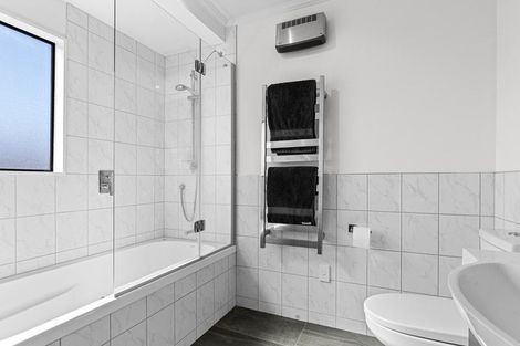 Photo of property in 2a Garthwood Road, Hillcrest, Hamilton, 3216