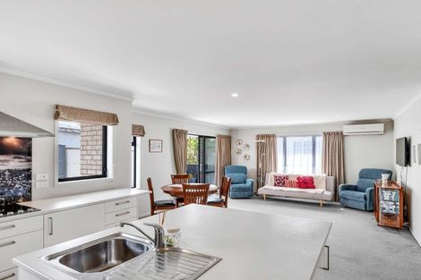 Photo of property in 2 Burns Street, Springvale, Whanganui, 4501