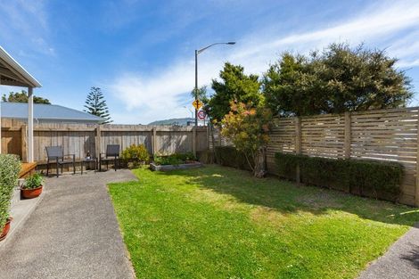 Photo of property in 19 Main Road, Titahi Bay, Porirua, 5022