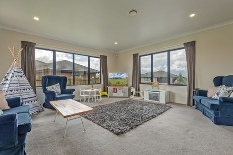 Photo of property in 186 Pacific Drive, Fitzherbert, Palmerston North, 4410