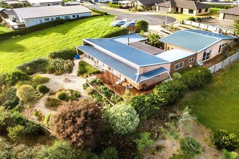 Photo of property in 12 Hillside Avenue, Mangawhai Heads, Mangawhai, 0505