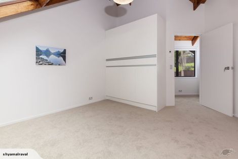 Photo of property in 2 George Laurenson Lane, Mount Roskill, Auckland, 1041