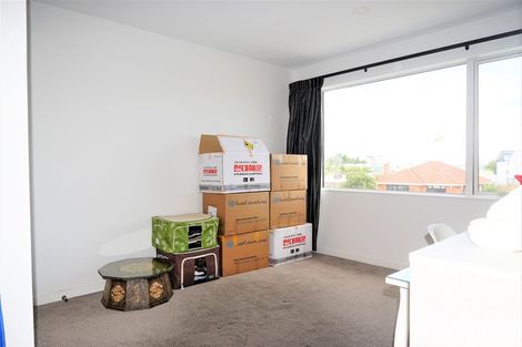 Photo of property in 27 Waterloo Road, Milford, Auckland, 0620