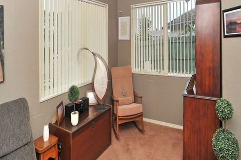 Photo of property in 6 Brentford Place, Manurewa, Auckland, 2102