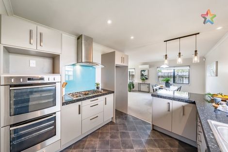 Photo of property in 14a Glen Road, Stokes Valley, Lower Hutt, 5019