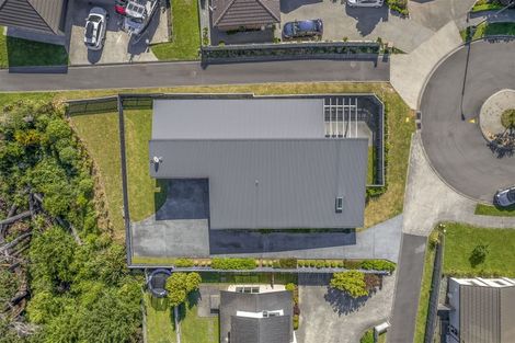 Photo of property in 21 Tasman Close, Aotea, Porirua, 5024