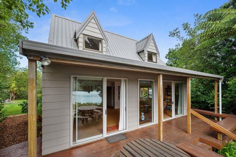 Photo of property in 8 Ronald Road, Lake Tarawera, Rotorua, 3076