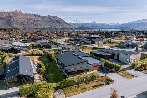 Photo of property in 25 Matipo Street, Wanaka, 9305