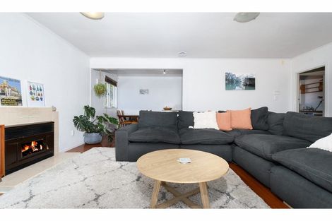 Photo of property in 17 Chorley Avenue, Massey, Auckland, 0614