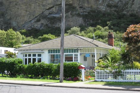 Photo of property in 54 Wakefield Avenue, Sumner, Christchurch, 8081