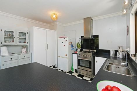 Photo of property in 8a Birdwood Avenue, Moturoa, New Plymouth, 4310