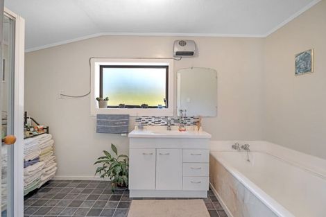 Photo of property in 49 Princes Street, Waikari, 7420