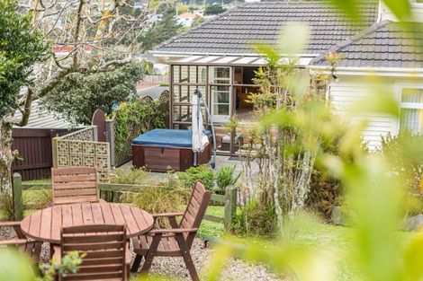 Photo of property in 351 Main Road, Tawa, Wellington, 5028