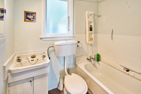 Photo of property in 166 Owhiro Bay Parade, Owhiro Bay, Wellington, 6023