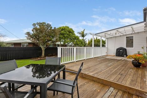 Photo of property in 3 Hawea Street, Merrilands, New Plymouth, 4312