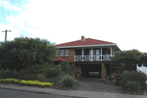 Photo of property in 16 Cecil Road, Milford, Auckland, 0620