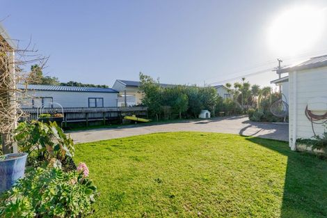 Photo of property in 81 One Tree Point Road, One Tree Point, 0118