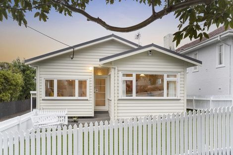 Photo of property in 1/7 Evan Street, Belmont, Auckland, 0622