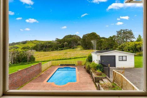 Photo of property in 218 Annandale Road, Kumeu, 0782