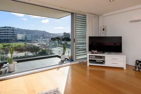 Photo of property in Aqua, 13/74 Oriental Parade, Oriental Bay, Wellington, 6011