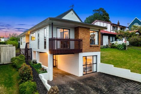 Photo of property in 18 Kennedy Avenue, Forrest Hill, Auckland, 0620