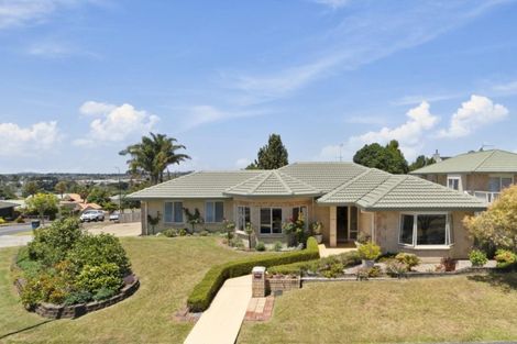 Photo of property in 2 San Fernando Way, Henderson, Auckland, 0612