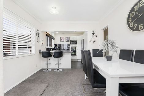 Photo of property in 102au1 Sandwich Road, St Andrews, Hamilton, 3200