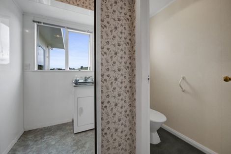 Photo of property in 81 Omata Road, Marfell, New Plymouth, 4310