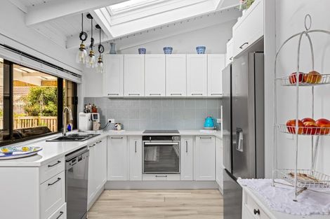 Photo of property in 91 Riverside Road, Orewa, 0931