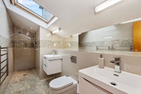 Photo of property in 132 River Road, Hamilton East, Hamilton, 3216