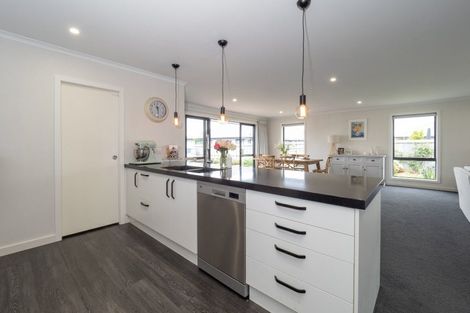 Photo of property in 4 West Bay Place, Huntingdon, Ashburton, 7774