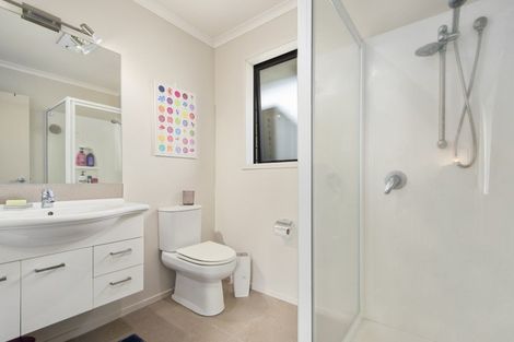 Photo of property in 40 Waterside Drive, Pyes Pa, Tauranga, 3112