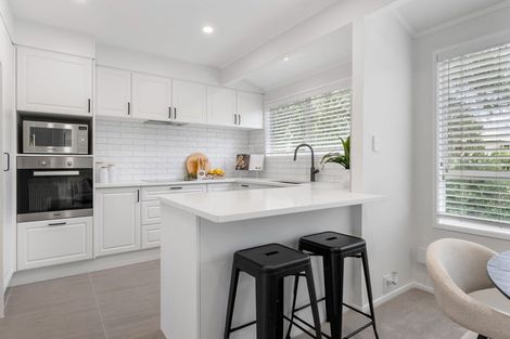 Photo of property in 1/2 Milford Park Place, Milford, Auckland, 0620