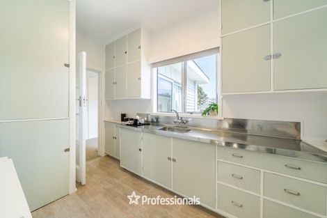 Photo of property in 17 Maungaraki Road, Korokoro, Lower Hutt, 5012