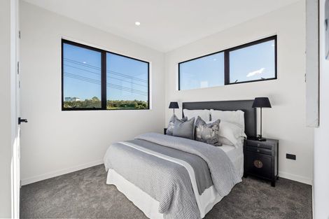 Photo of property in 36 Skulander Crescent, Orewa, 0931