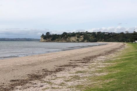 Photo of property in 38 The Esplanade, Eastern Beach, Auckland, 2012