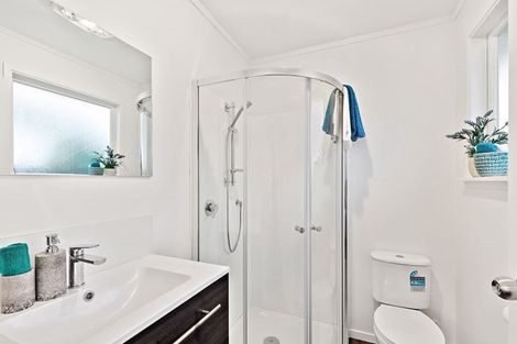 Photo of property in 27 Sunvue Road, Glen Eden, Auckland, 0602