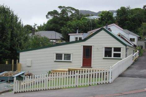 Photo of property in 71 Oxford Street, Lyttelton, 8082