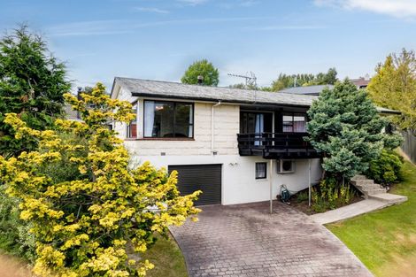 Photo of property in 72 Kinmont Crescent, Kinmont Park, Mosgiel, 9024