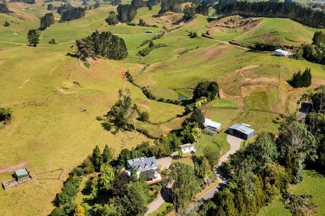 Photo of property in 13 Awai Road, Tarurutangi, New Plymouth, 4372