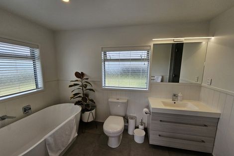 Photo of property in 76 Huka Heights Drive, Rangatira Park, Taupo, 3330