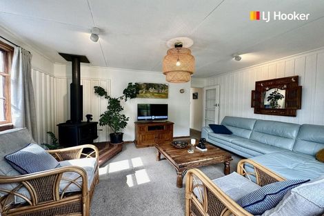 Photo of property in 1 Kowhai Street, Ravensbourne, Dunedin, 9022