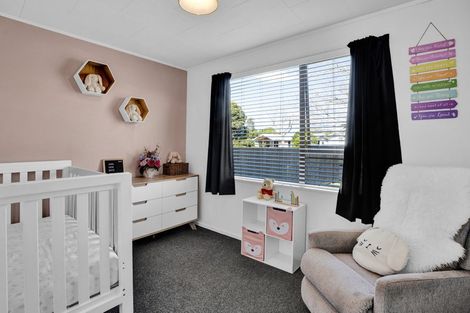 Photo of property in 16 Ngahere Street, Inglewood, 4330