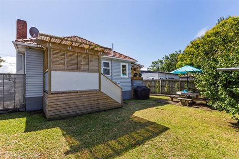 Photo of property in 2/13 Salisbury Road, Birkdale, Auckland, 0626