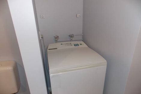 Photo of property in Endeavour Apartments, 23/125 Thorndon Quay, Pipitea, Wellington, 6011