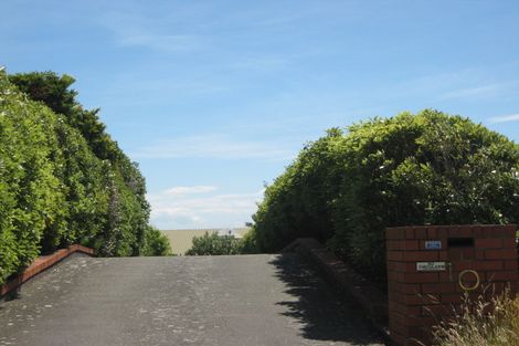 Photo of property in 10 Clovelly Place, Westmorland, Christchurch, 8025