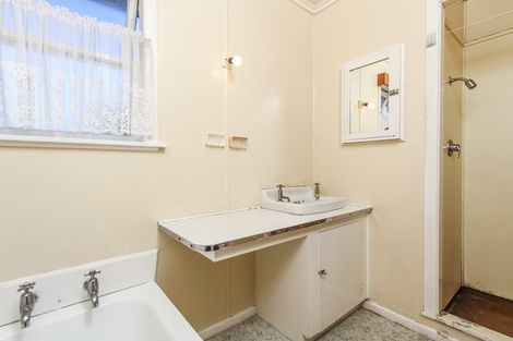 Photo of property in 5 Battersby Avenue, Mount Roskill, Auckland, 1041