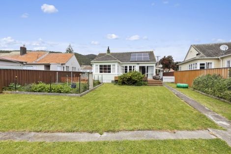 Photo of property in 35 Hunter Street, Taita, Lower Hutt, 5011