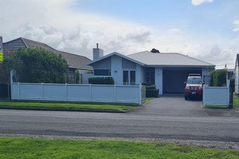 Photo of property in 16 Egmont Street, Patea, 4520
