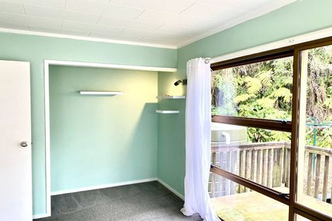 Photo of property in 31 Elliston Crescent, Stanmore Bay, Whangaparaoa, 0932